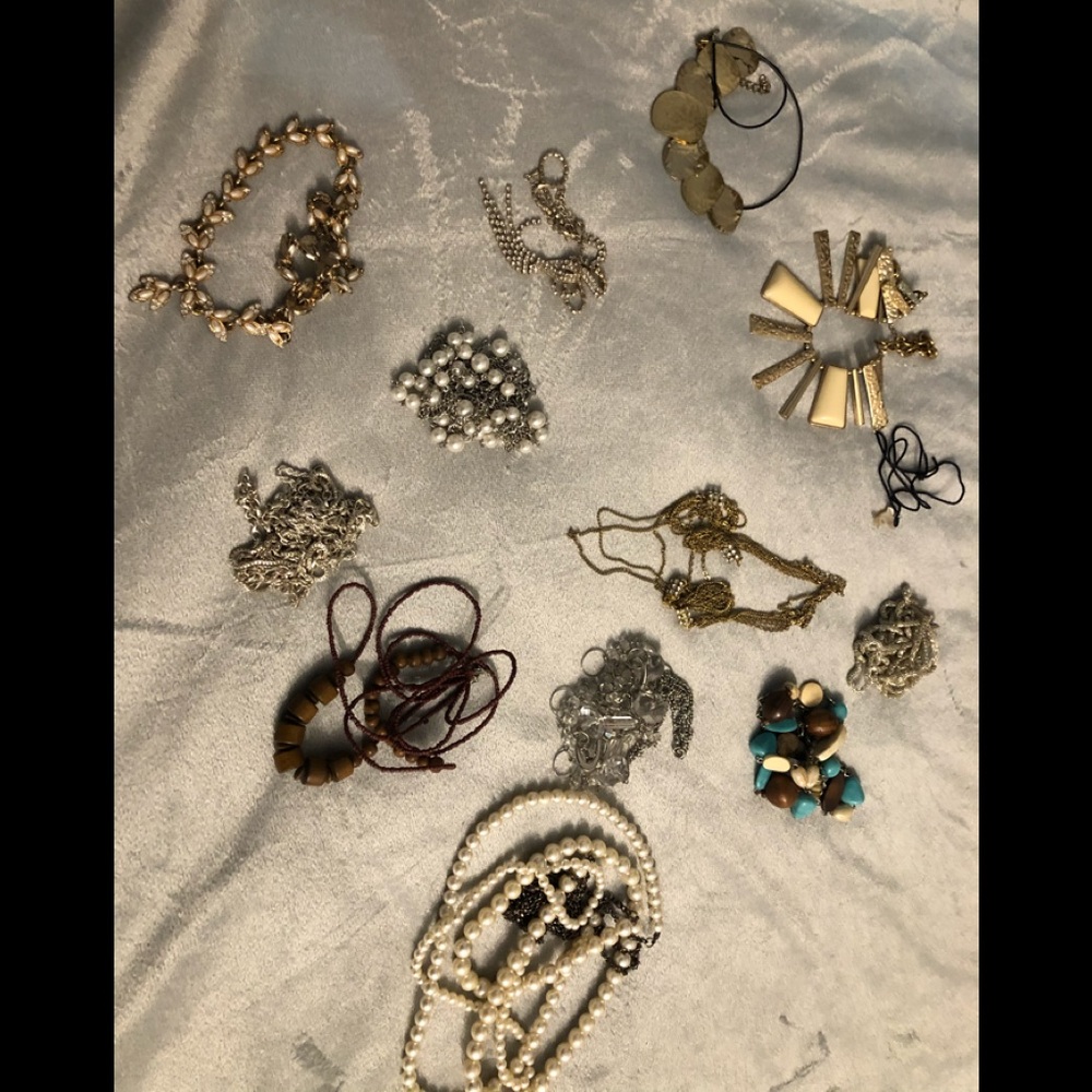 Lot of 12 necklaces